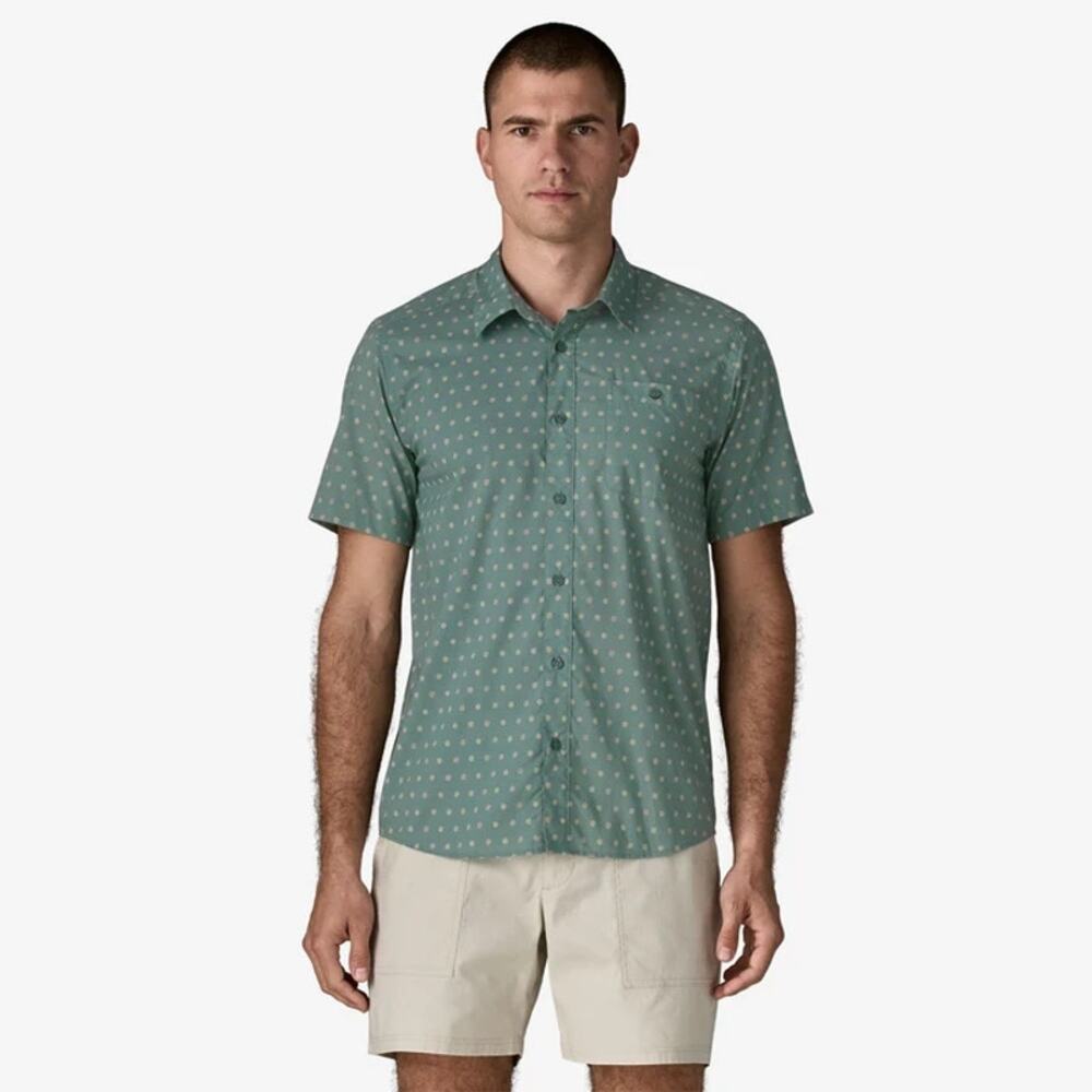 NEW Patagonia Back Step Button Down Shirt Men's Green Printed Short Sleeve M
